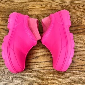 Ugg Tasman X Dragon Fruit rain/nurse/clogs, womens size 7